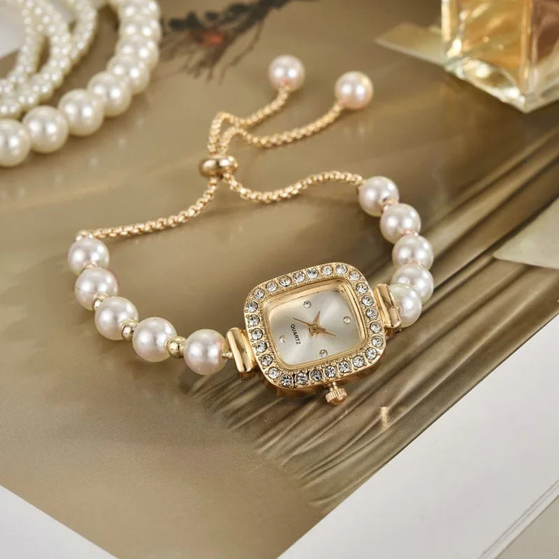 Women's Alloy Quartz Wristwatch - Multiple Colors