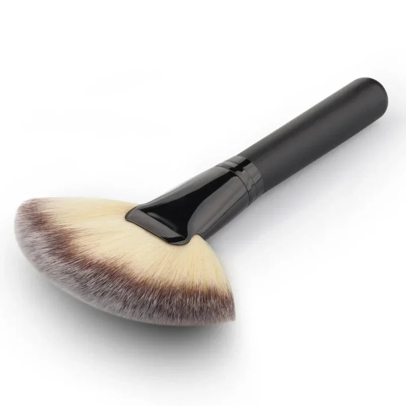 Large Fan Makeup Brush for Foundation Blush Highlighter Powder - Soft Cosmetic Brush