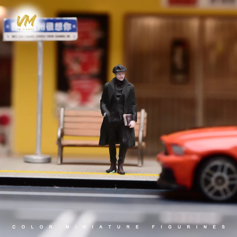 Miniature 1/64 Resin Fashion Female Male Car Model Figures for Decoration and Display