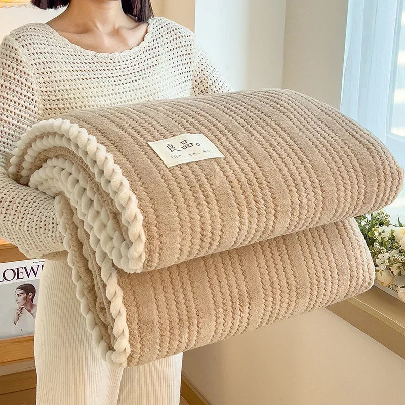 Multifunctional Warm Throw Blanket for Sofa, Bed & Travel - Thick & Cozy