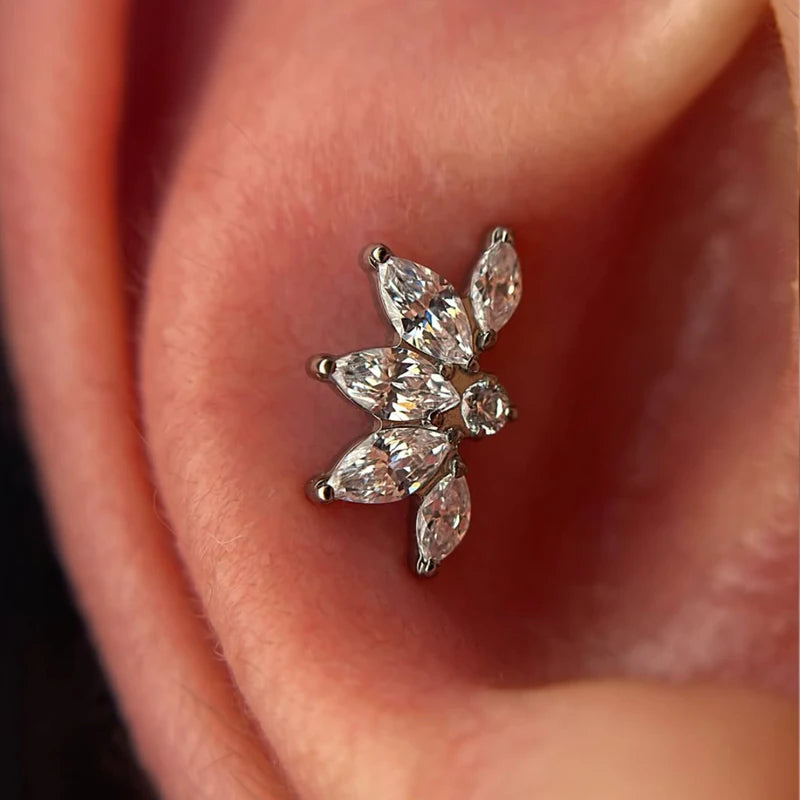 Titanium Labret Lip Piercing Ring with Zircon Flower 16G – Hypoallergenic Jewelry
