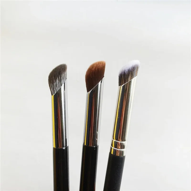 Professional Concealer Brush for Cream & Liquid Makeup - Fingertip Shape, Synthetic Hair