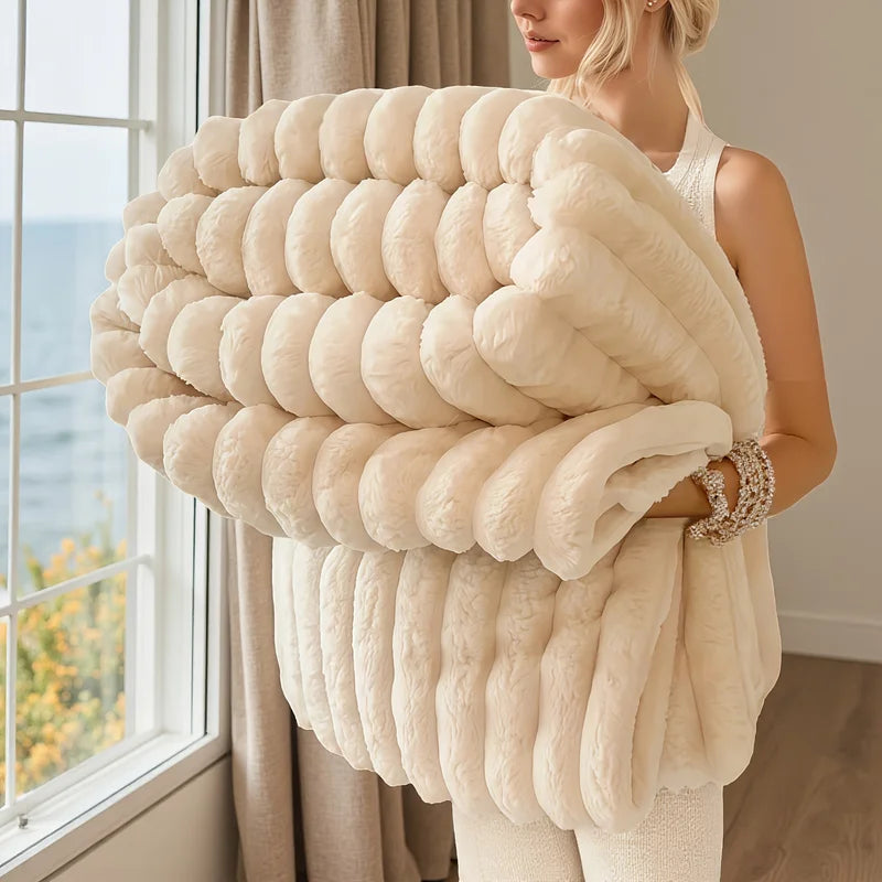 Luxurious Faux Rabbit Fur Blanket - Soft, Warm Throw for Couch, Bed & Travel
