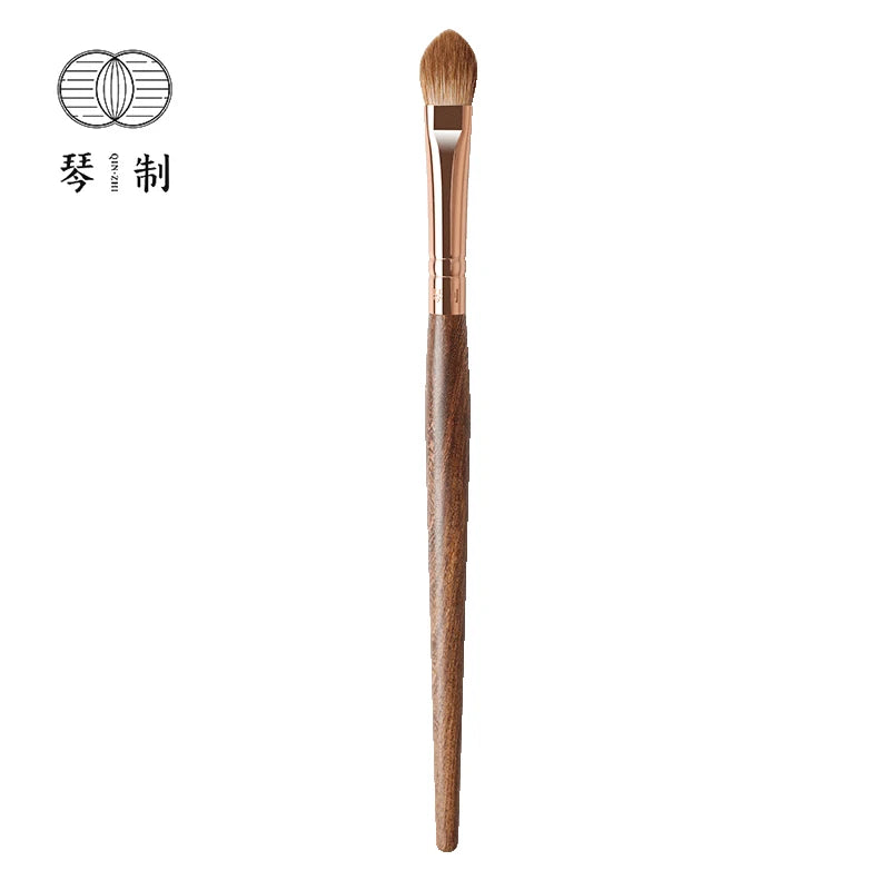 Heart-Shaped Eye Shadow Brush - Natural Sable & Lynx Hair Makeup Tool with Rosewood Handle