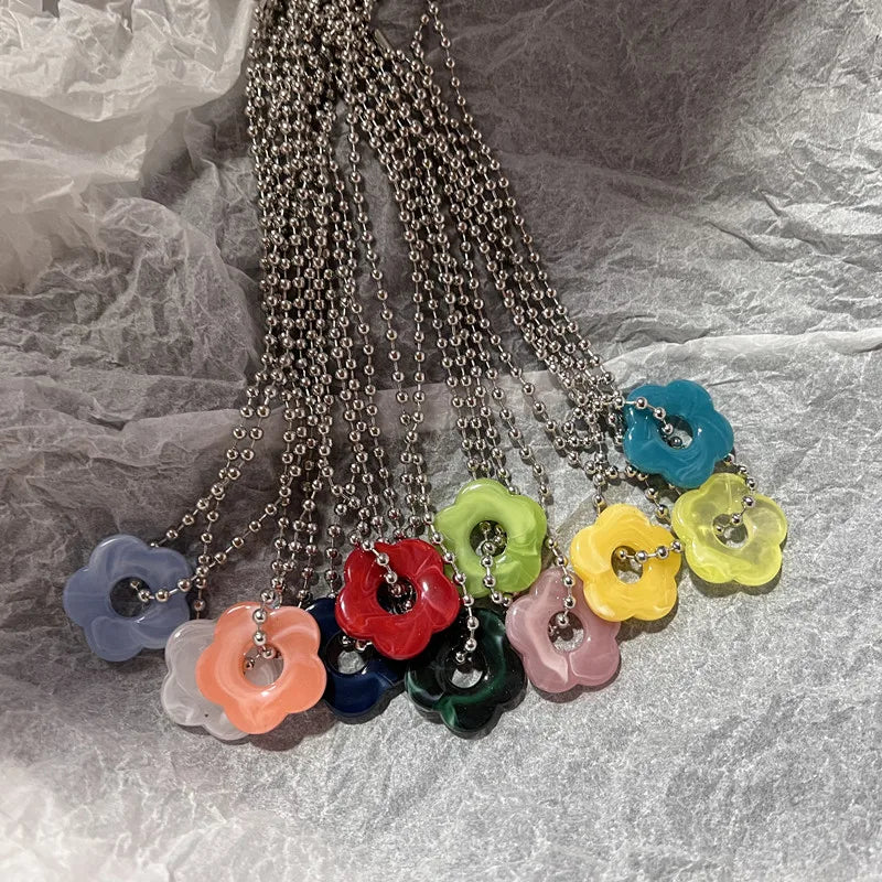 Elegant Acrylic Flowers Pendant Necklace for Women Trendy Clavicle Chain Jewelry