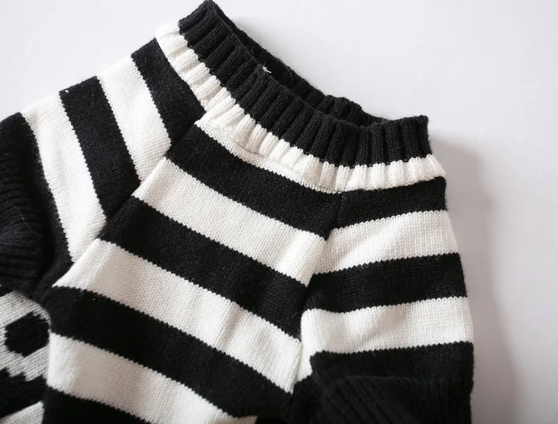 Halloween Pet Costume Skull Knitted Sweater for Cats and Dogs - Warm Spring & Autumn Wear