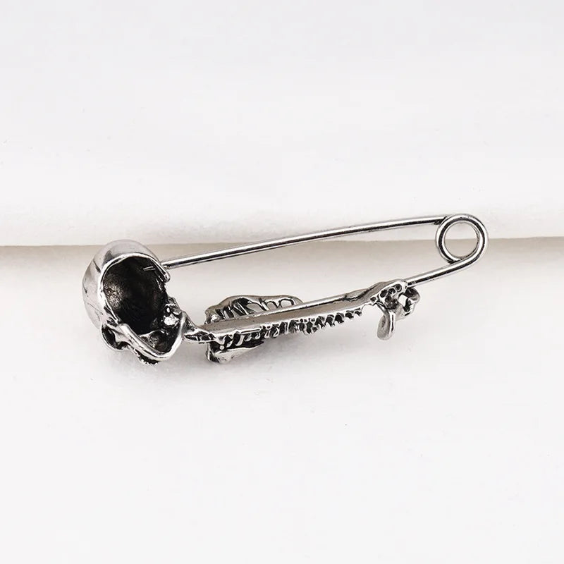 Retro Skull Punk Style Halloween Brooch Dark Skull Pin Accessory