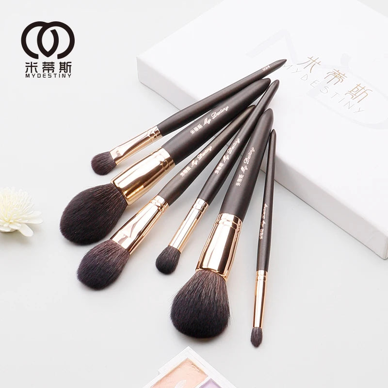 Large Round Bronzer Brush with Goat Hair for Powder and Blush Makeup