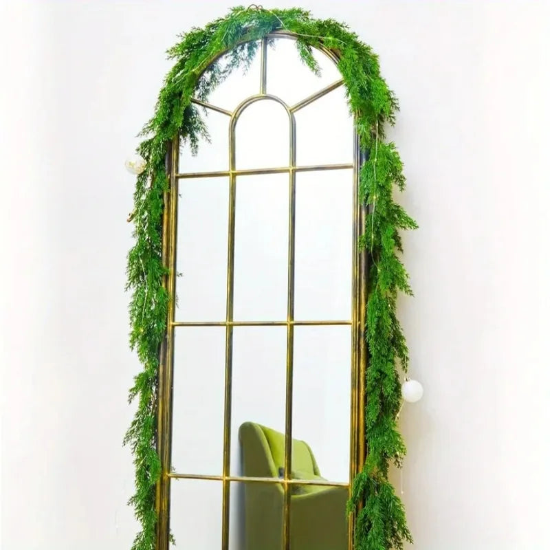 Artificial Christmas Pine Wreath Wall Hanging Decor - Realistic Green Garland
