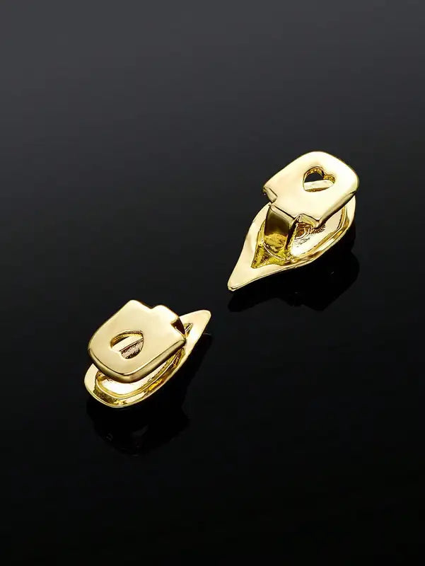 Personalized Tooth Decoration with Tiger & Vampire Teeth - Fun Dental Accessory