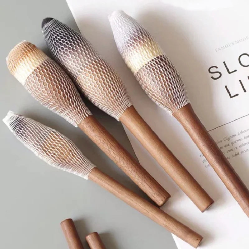 European Vintage Wooden Handle Makeup Brush - Soft Powder Blush Contour Brush