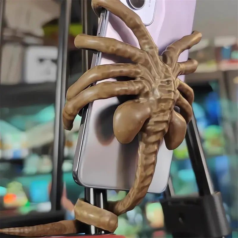 Horror Facehugger Phone Holder - Sci-Fi Movie Atmosphere Car Mount