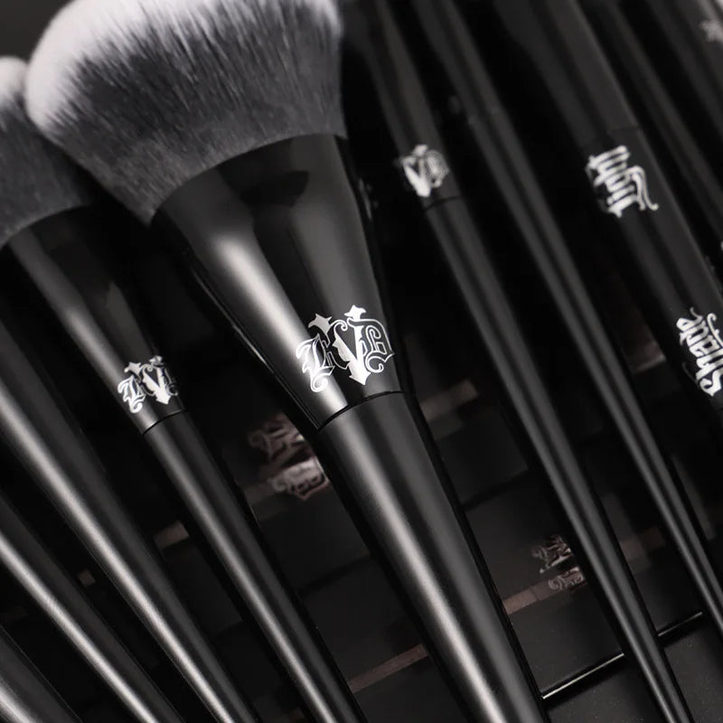 Professional Makeup Brush Set for Face and Eyes - Blush, Foundation, Concealer & Blending Tools