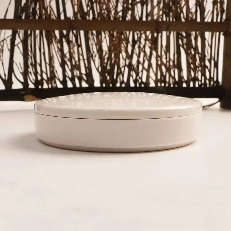 Multifunctional Round Paint Palette with Lid for Acrylic and Watercolor Artists