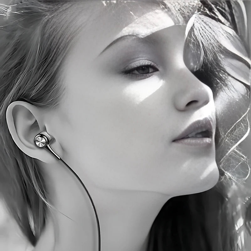 Wired In-Ear Earphones with Microphone, Heavy Bass Stereo Headset for Music & Gaming