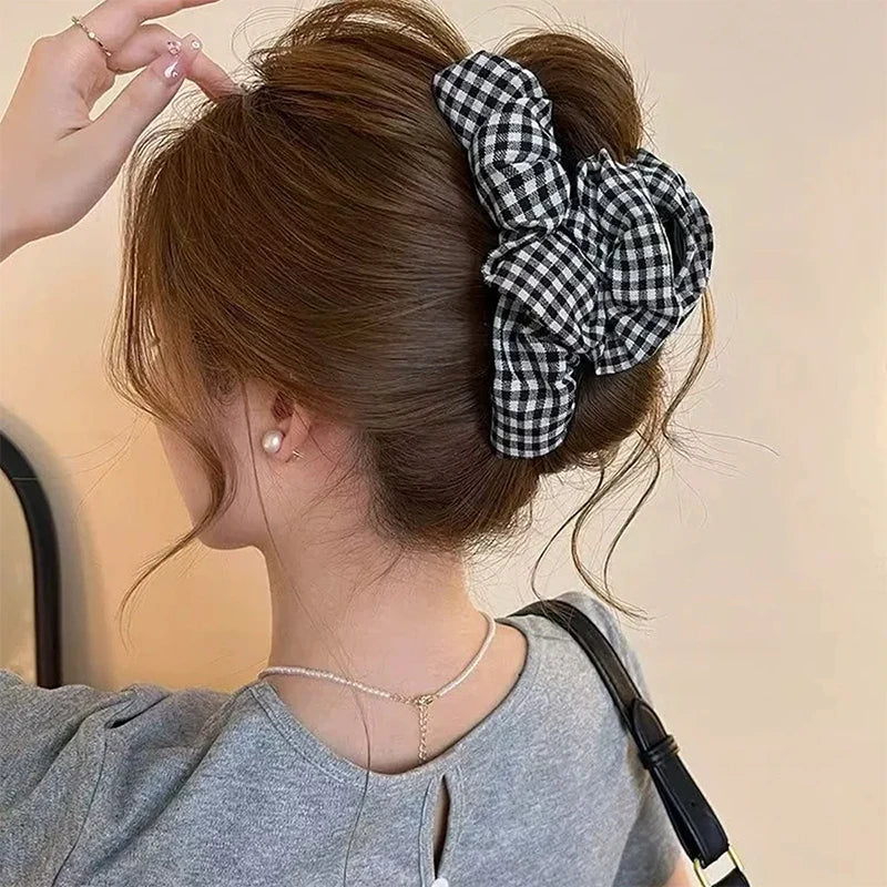 Korean-Style Black and White Checkered Bubble Hair Clip - Minimalist Shark Hairpin