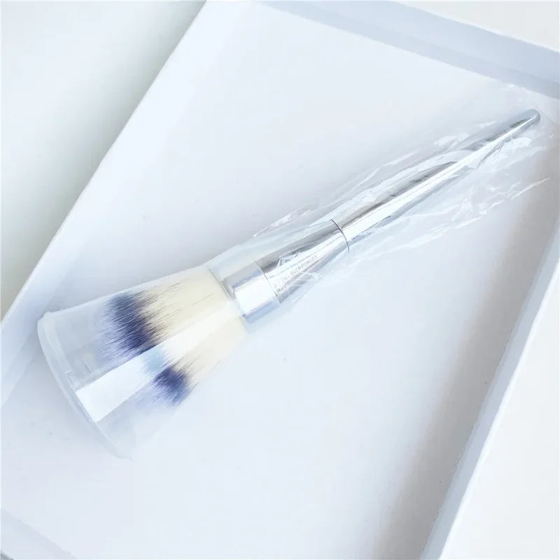 Jumbo Fluffy Powder Brush #211 - Large Round Face & Body Makeup Brush