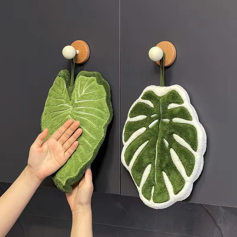 Leaf-Shaped Microfiber Bathroom Towel Hangable Absorbent Kitchen & Bath Towel