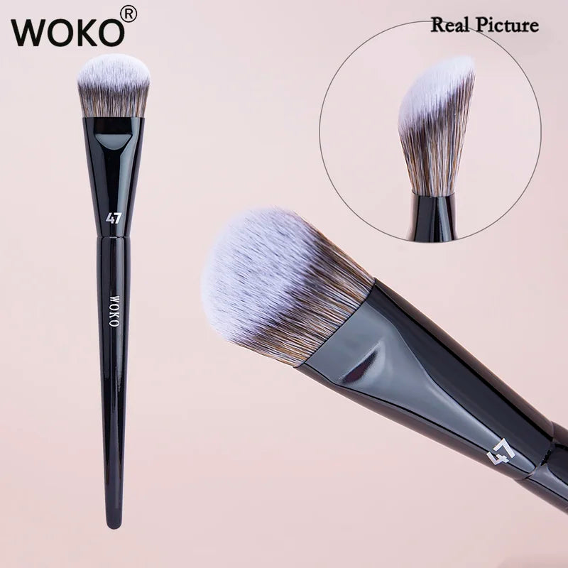 Angled Makeup Brush for Foundation Blush & Cream Blending - Professional Cosmetic Tool