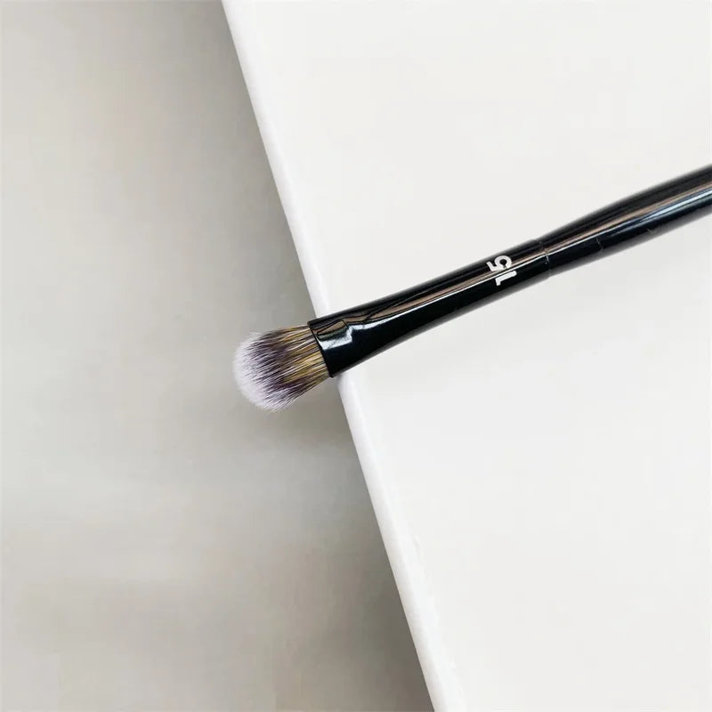 Pro Eyeshadow Brush #15 - Small Tapered Makeup Brush for Precise Lid Application