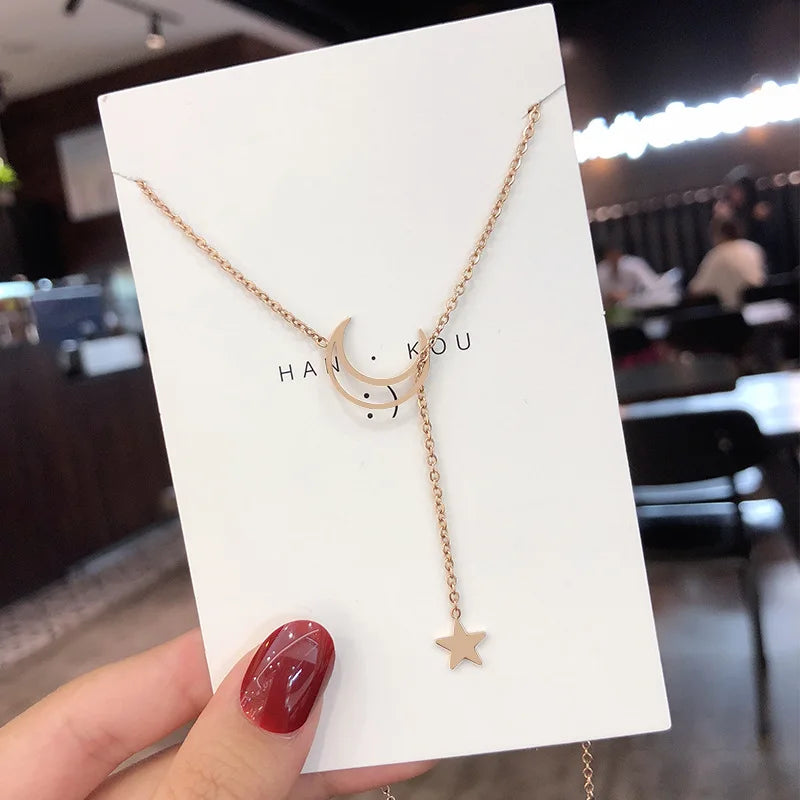 Simple Moon & Star Pendant Choker Necklace for Women Gold or Red-Brown Alloy Jewelry
