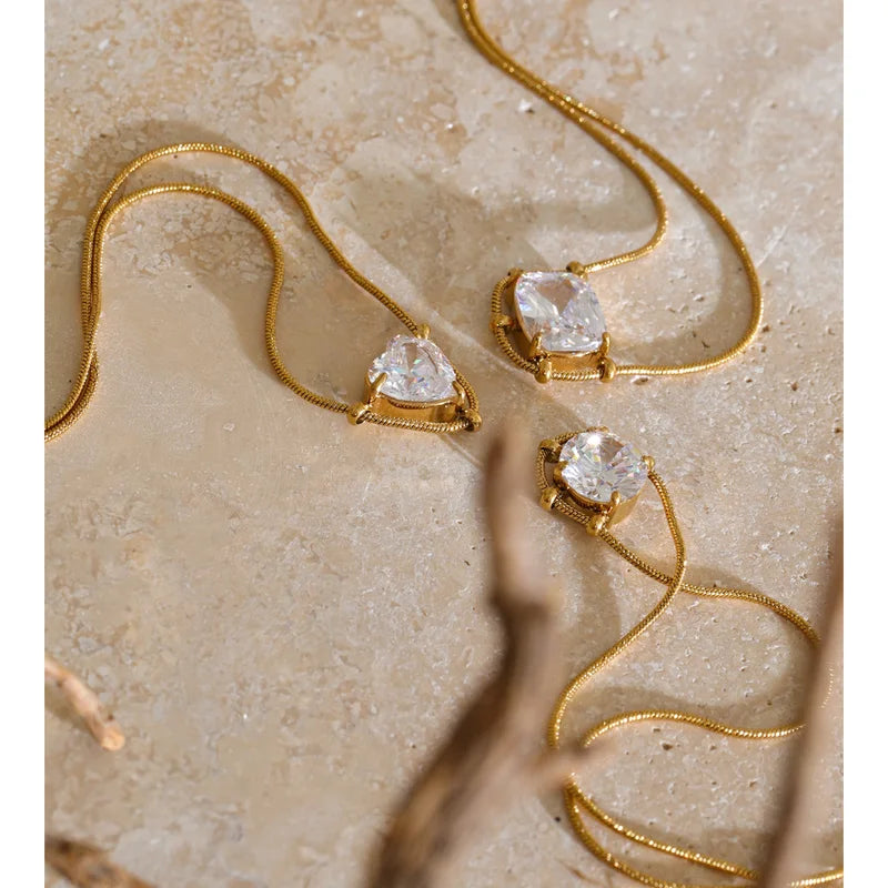 Delicate Heart & Round Pendant Necklace - Stylish Jewelry Gift