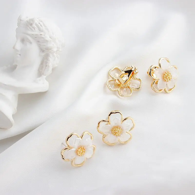 Temperament Flower Clip-On Earrings for Women Girls Korean Fashion Gold Jewelry