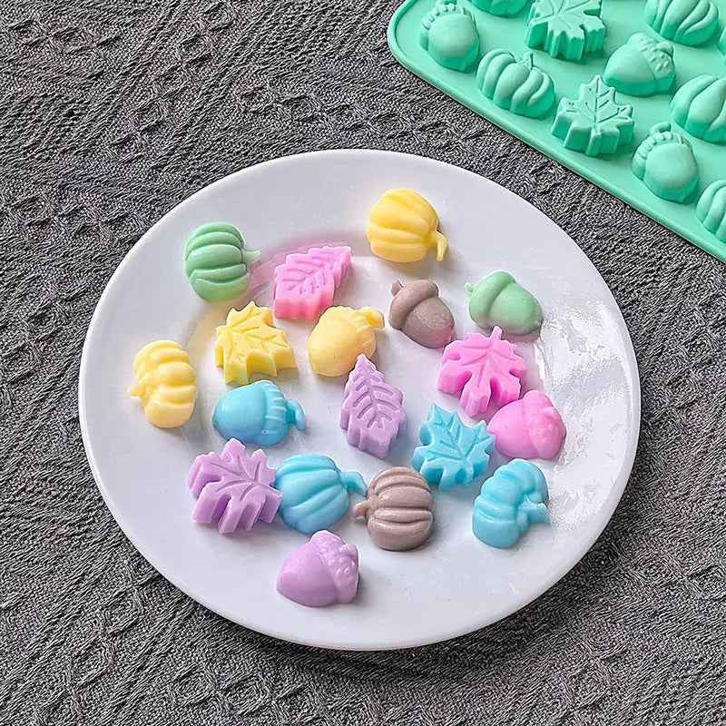 Fall Silicone Molds 18-Cavity Pumpkin Pine Cone Maple Leaves Craft Molds