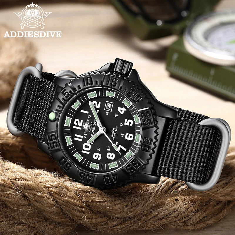 Luxury Men's Quartz Watch with Luminous Dial 50m Water Resistance and Nylon Strap