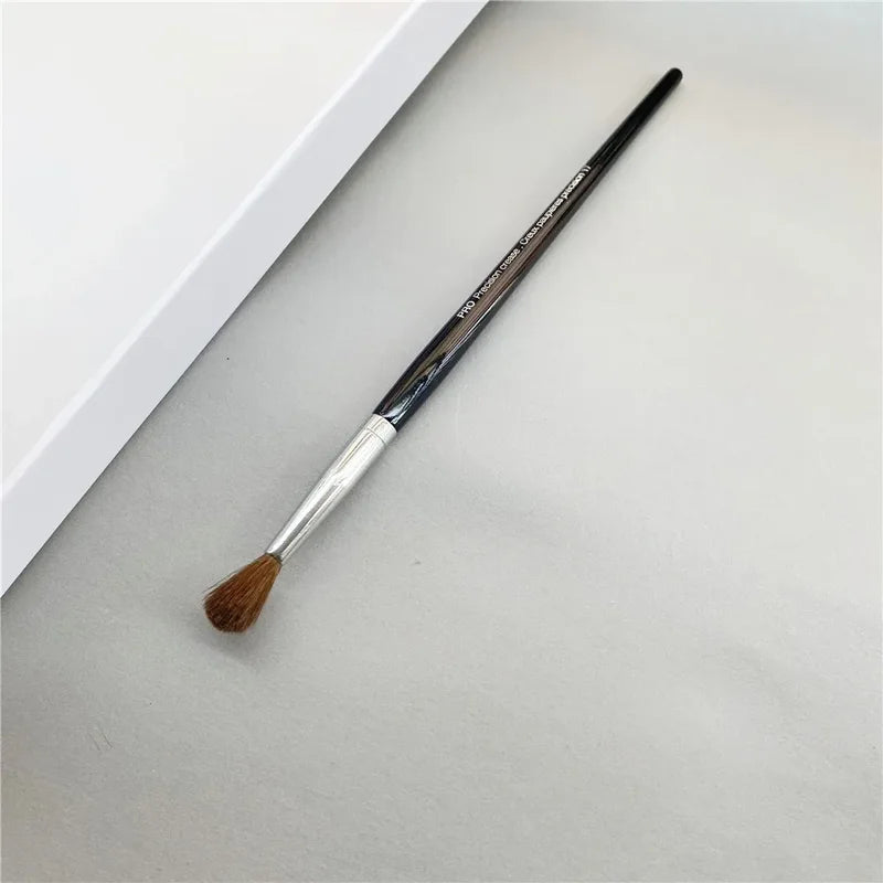 Precision Crease Eyeshadow Brush - Small Long Hair Makeup Blending Tool