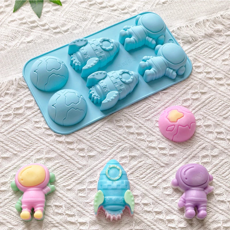 Creative Space Theme Silicone Cake Mold 6-Chamber 3D Astronaut Rocket Earth for Baking
