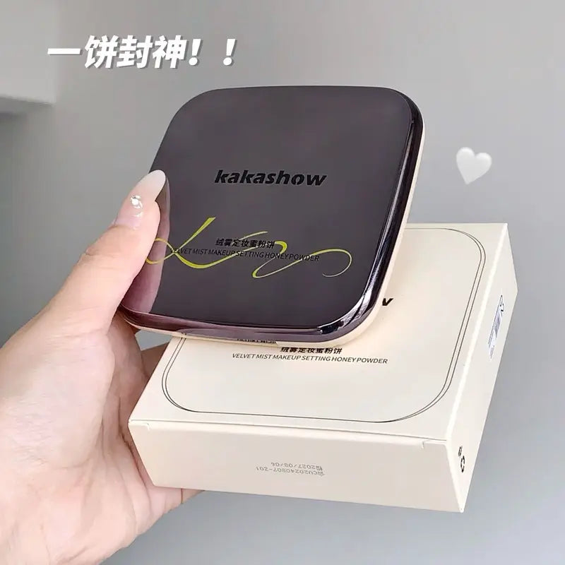 Oil-Control Brightening Face Powder with Mirror Compact for Flawless Matte Finish