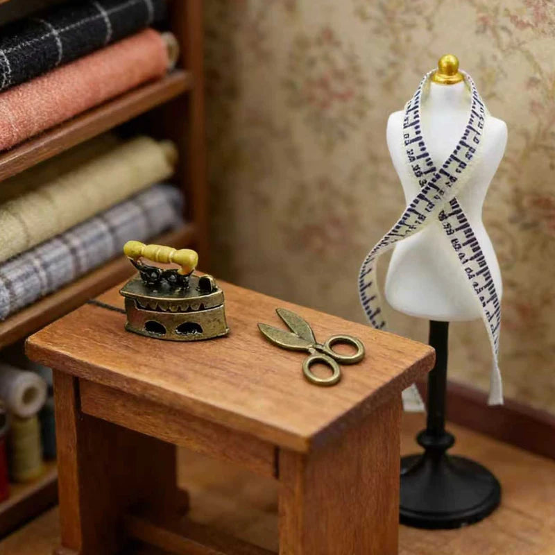 Miniature Sewing Tool Kit for Doll House Accessories - 3/4 Pieces, Multi Colors
