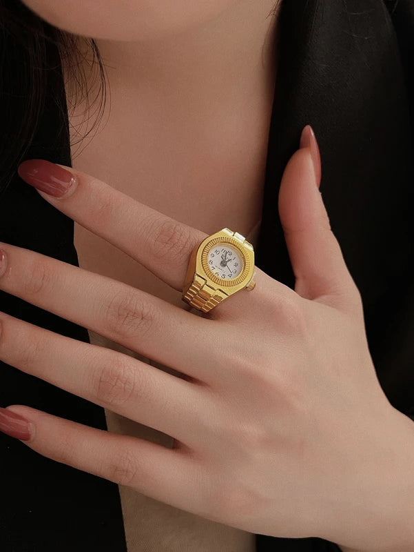Mini Vintage Finger Ring Watch Round Creative Quartz Watch for Fashion & Couples
