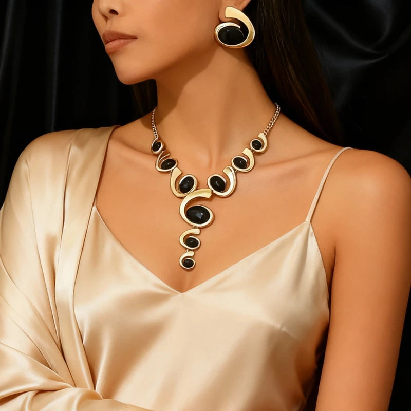 Elegant Vintage Jewelry Set for Women with Rhinestone Necklace and Earrings - Bridal Wedding Party Accessory