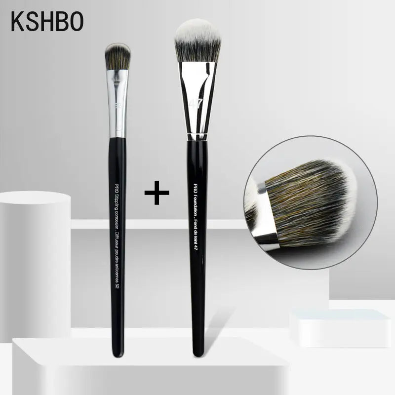 2-Piece Foundation Makeup Brush Set with Synthetic Hair & Wooden Handles
