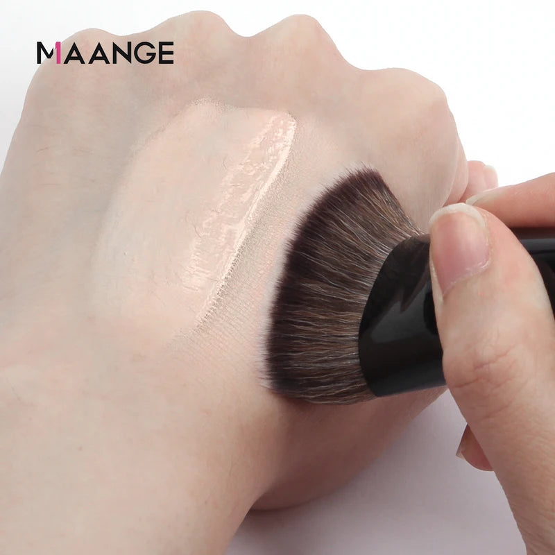 Flat Head Foundation Brush with Storage Box - Versatile Makeup Tool for Liquid & Cream Applications