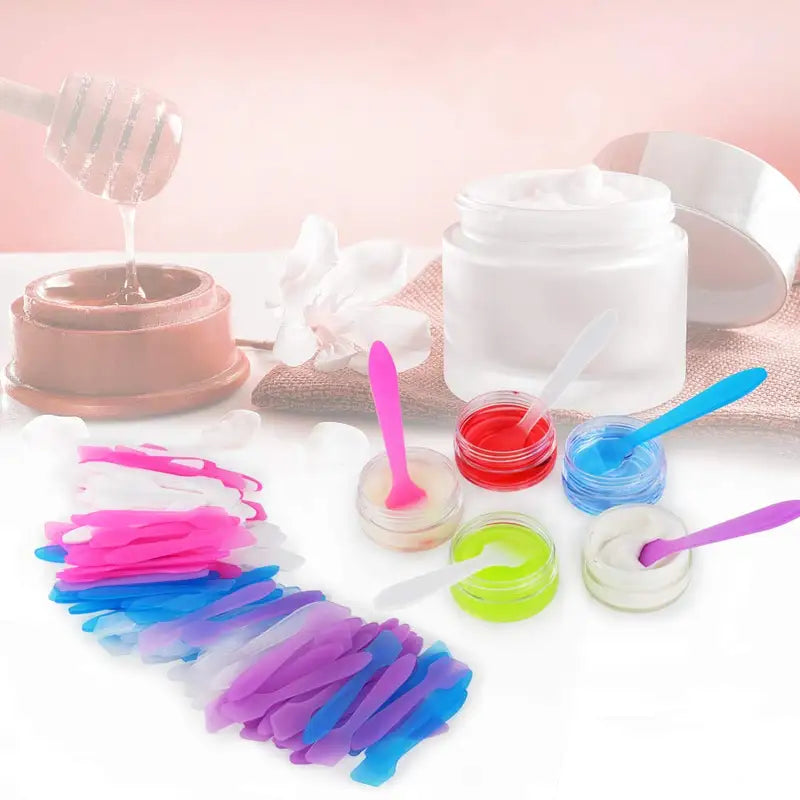Reusable Makeup Spatula for Masks, Creams & Applications - Compact Cosmetic Tool