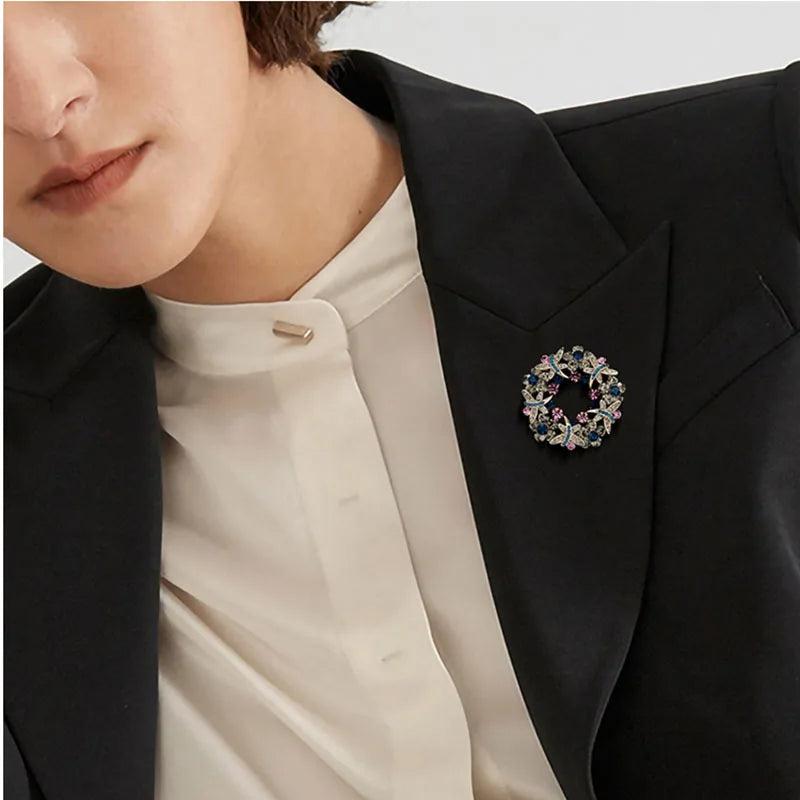 Women Elegant Crystal Garland Brooch Pin - High-End Fashion Accessory for Clothing & Gifts