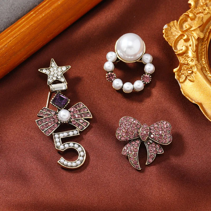 Elegant Crystal Heart Bee Brooch Pins for Women Men Jewelry Accessories Gift