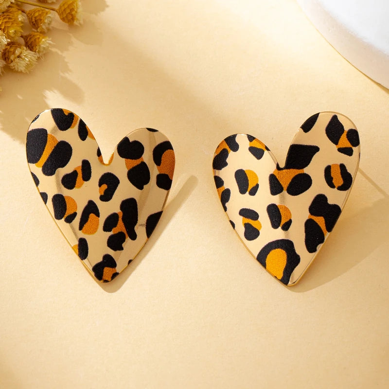 Women's Heart-Shaped Earrings - Irregular Smooth Design, Suitable for Daily and Vacation Wear