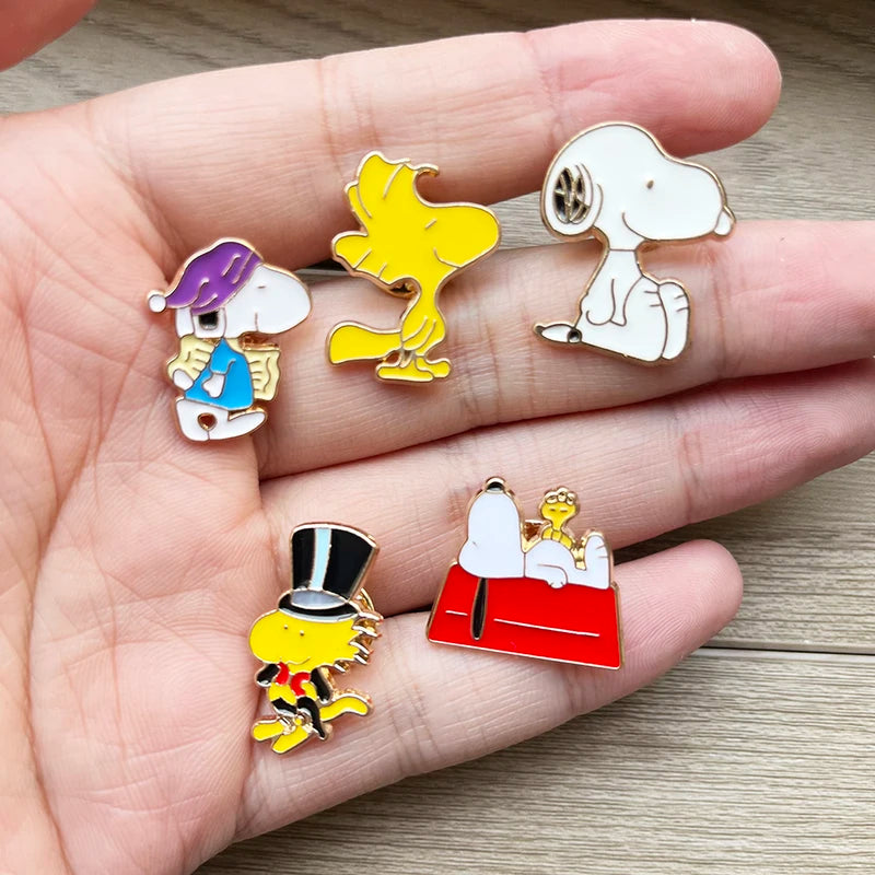 9pcs Cartoon Snoopy & Woodstock Brooch Set Collectible Pins for Fans Kids Backpacks