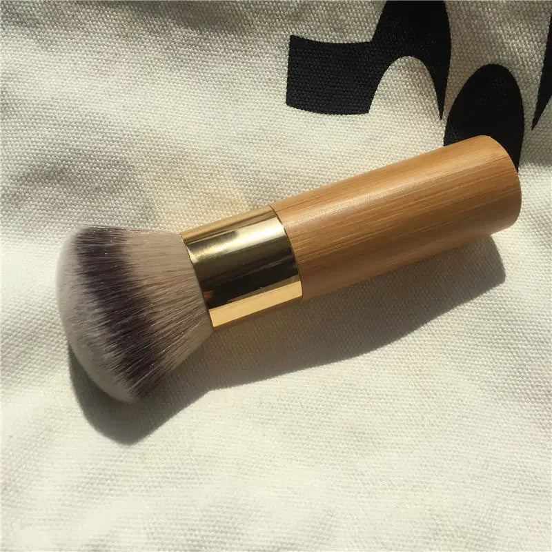 Airbrush Finish Bamboo Makeup Brush for Powder, Bronzer & Blush - Soft Synthetic Hair