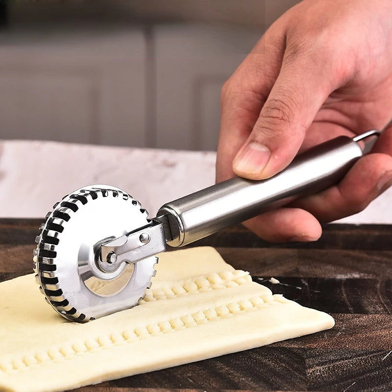 Stainless Steel Ravioli Cutter & Sealer Wheel for Dough & Pastry Decoration