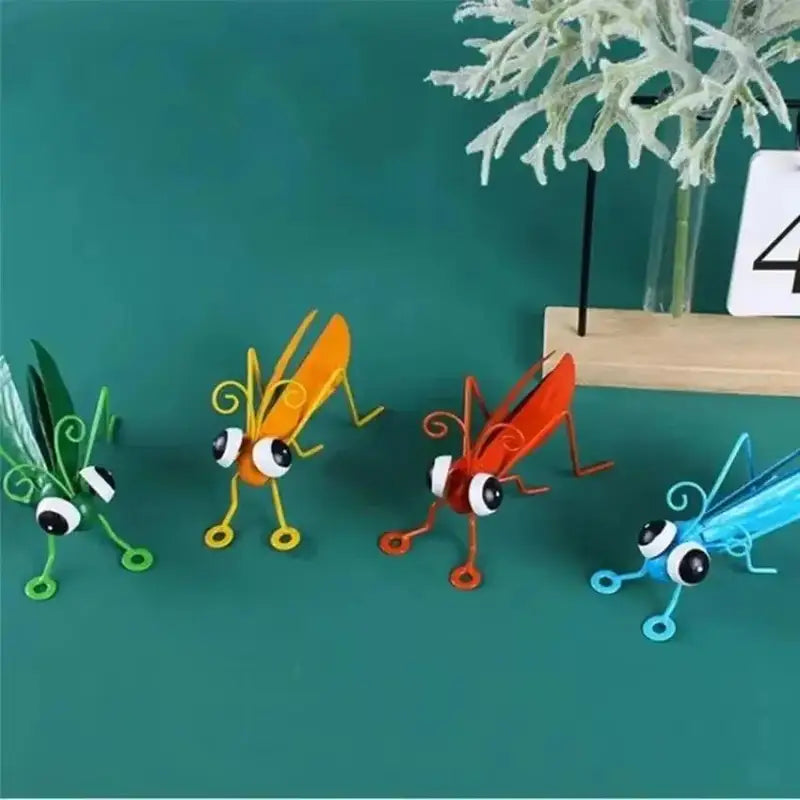 Metal Grasshopper Garden Decor - Outdoor Wall Art, Lawn & Courtyard Decoration