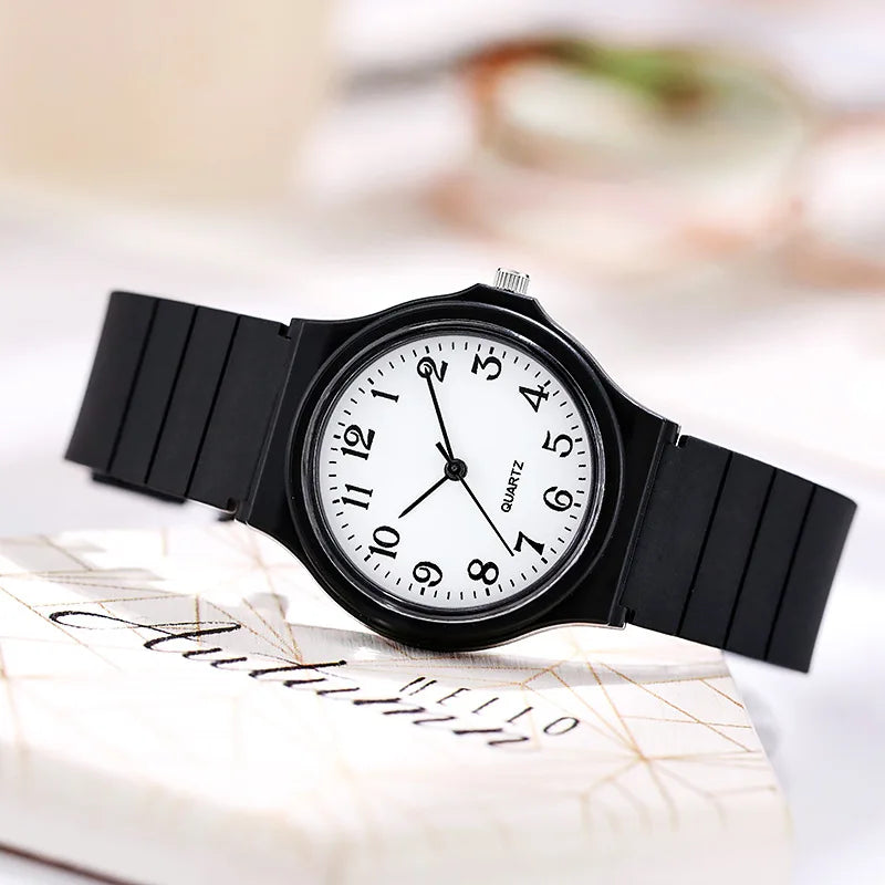 Children's Quartz Watch with Silent Movement, Small Dial, Kids Wristwatch