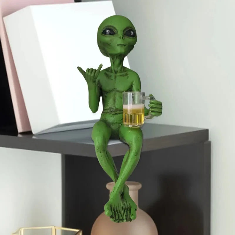 Funny Alien Beer Drinking Statue Resin Garden Decor Desktop Ornament