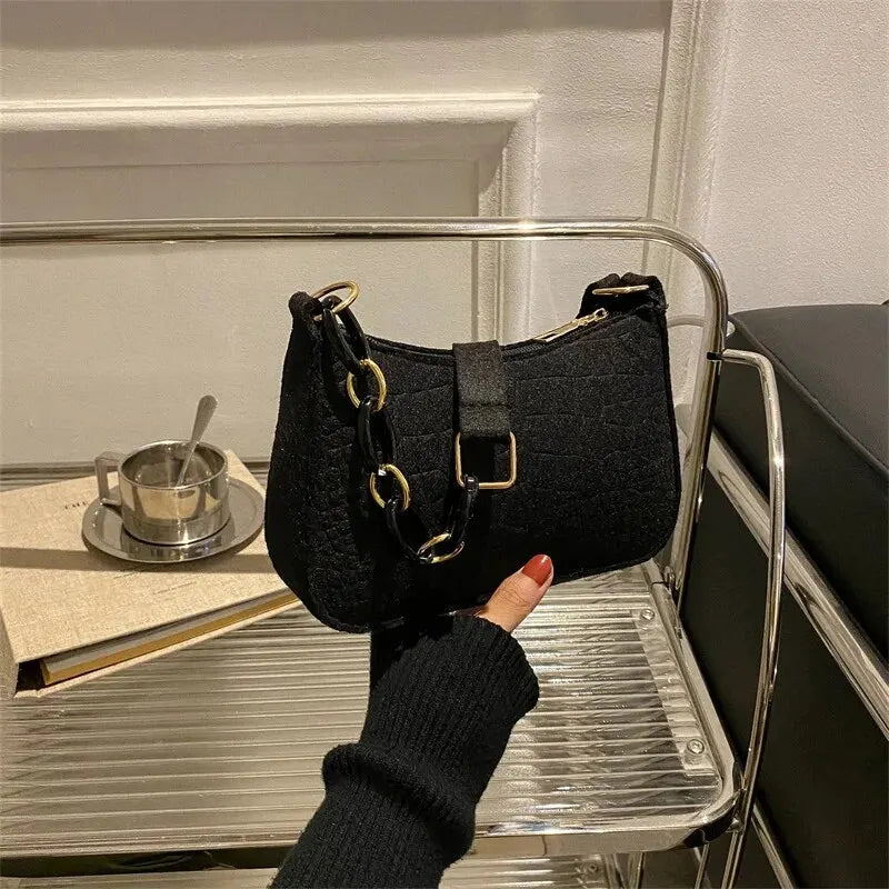 Retro Small Square Shoulder Bag for Autumn 2024 - Casual Handheld Underarm Crossbody