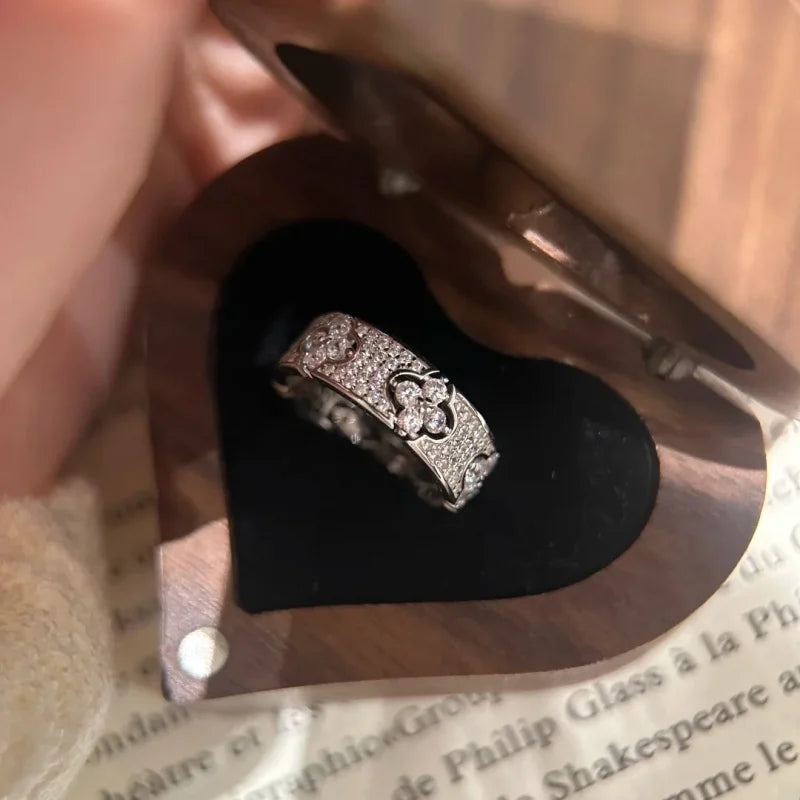 Fashion Adjustable Crystal Flower Ring for Women - Personalized Stainless Steel Jewelry