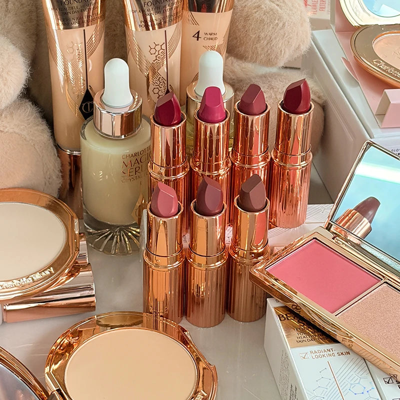 Moisturizing Lip Gloss & Lipstick Set with Fine Concealer & Eye Shadow Palette